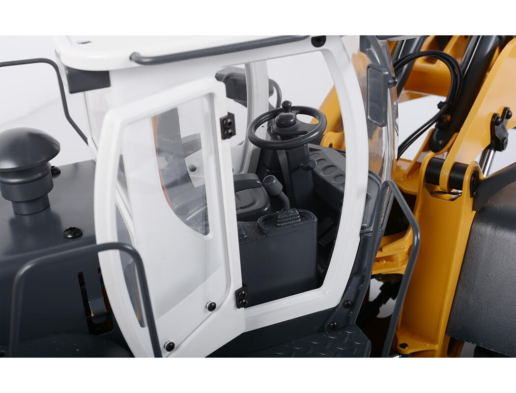 RC4WD 1/14 EARTH MOVER 870K HYDRAULIC WHEEL LOADER (YELLOW AND WHITE) VV-JD00031