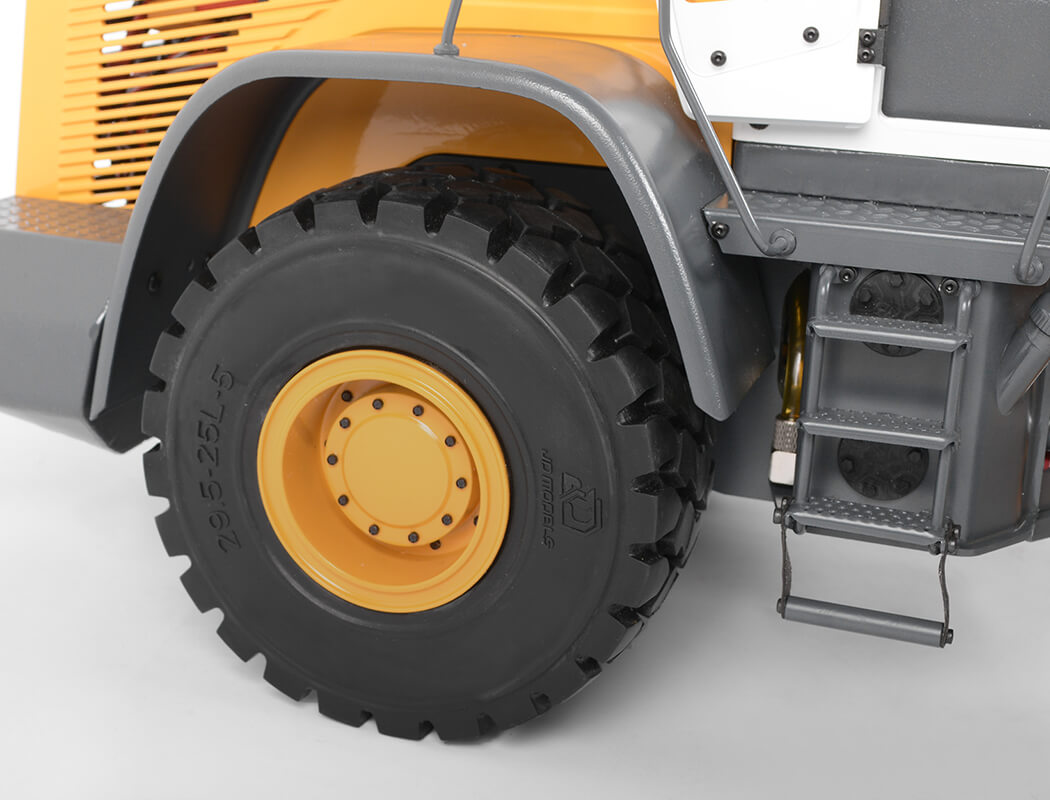 RC4WD 1/14 EARTH MOVER 870K HYDRAULIC WHEEL LOADER (YELLOW AND WHITE) VV-JD00031