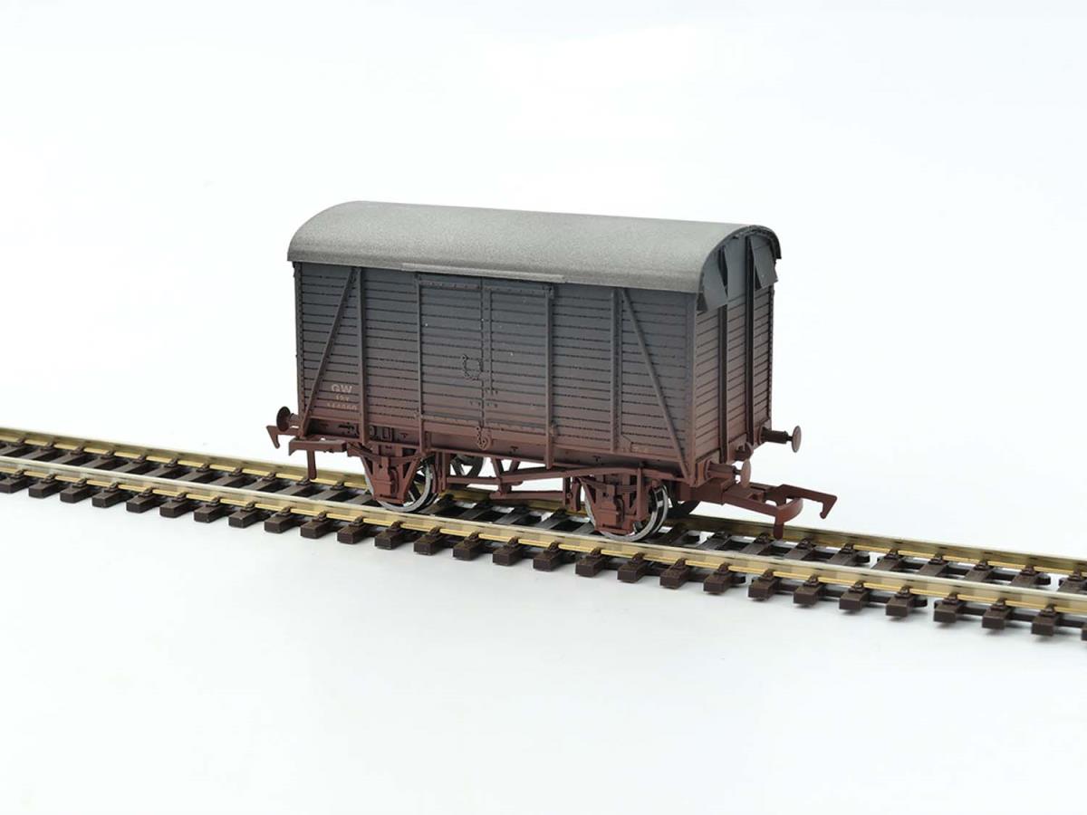 Dapol Box Van GWR 144860 Weathered DA4F-021-038