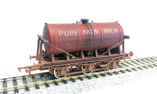 Dapol 6 Wheel Milk Tank Co-op Milk Red Weathered DA4F-031-038