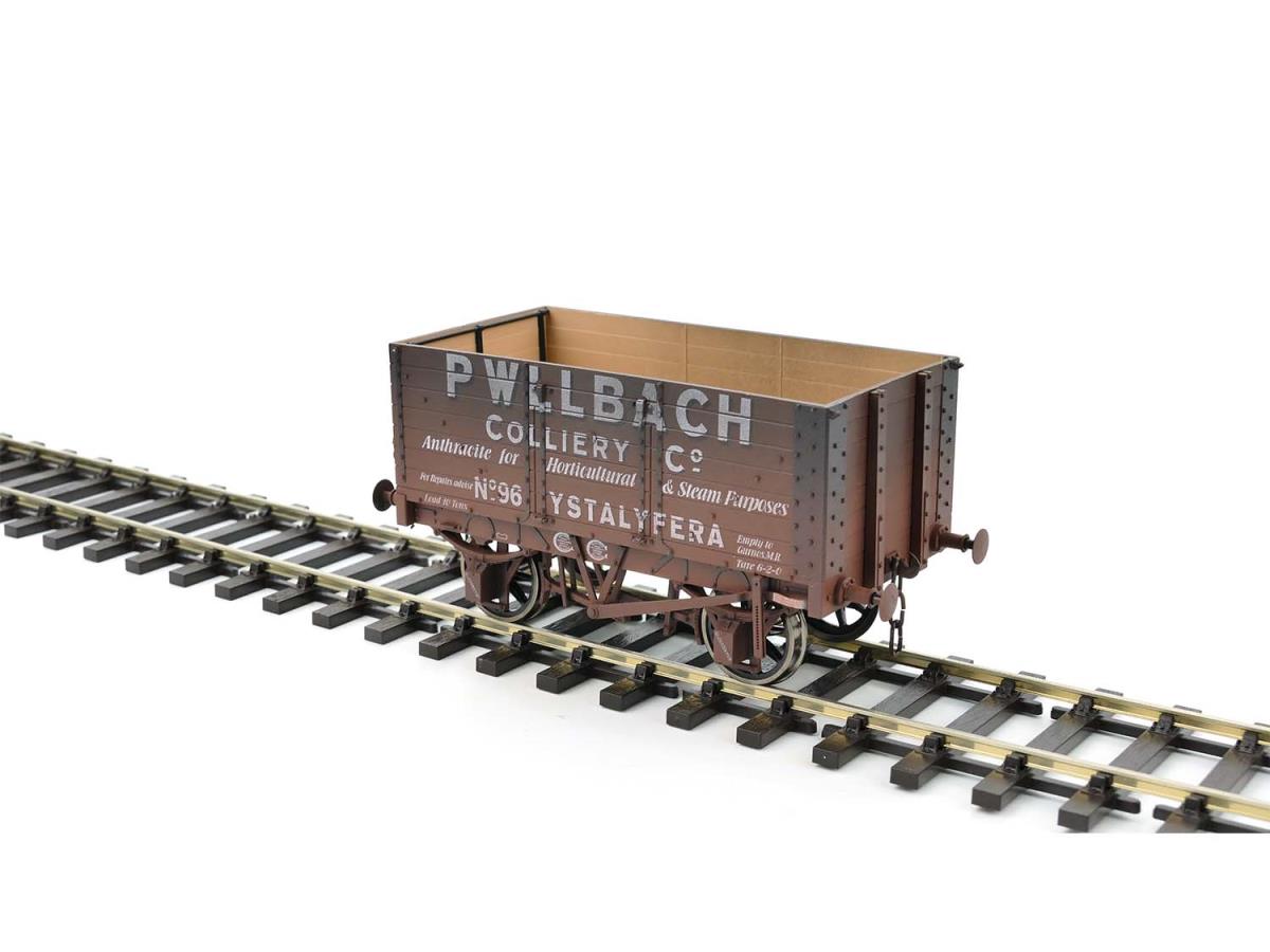 Dapol 7 Plank Wagon 9' Wheelbase 3 Door Pwllbach 96 Weathered DA7F-073-014