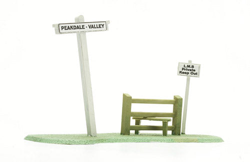 Dapol Kits Kitmaster Signpost &amp; Stile Kit DAC078