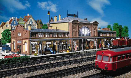 Faller Mittelstadt Station Kit I FA110115