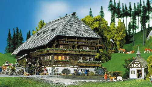 Faller Black Forest Farmyard Kit I FA130366