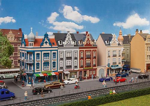 Faller Beethovenstrasse Row of Structures Kit III FA130701