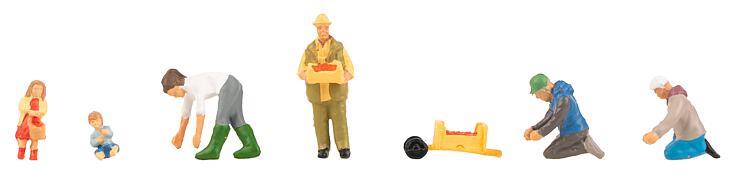 Faller Strawberry Pickers Figure Set FA151659