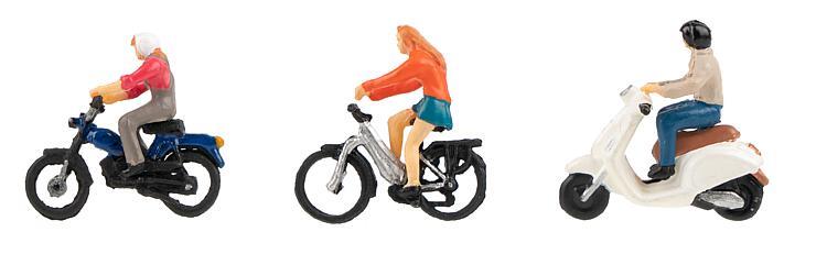 Faller On the Road (3) Figure Set FA151801