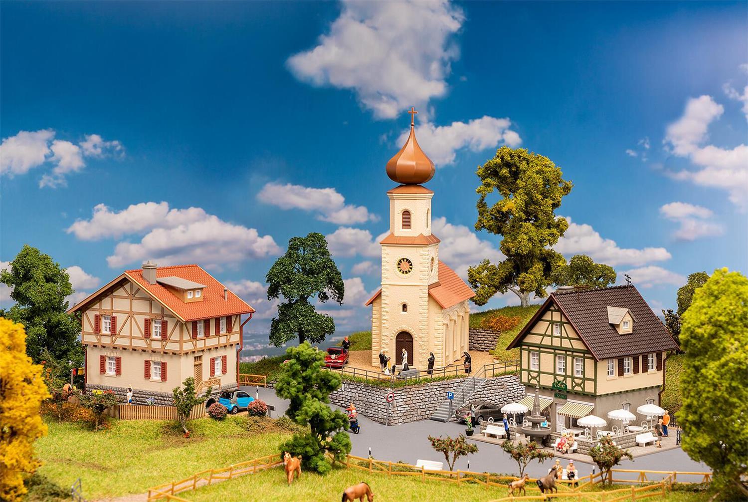 Faller Historic Village Kit Set III FA190082