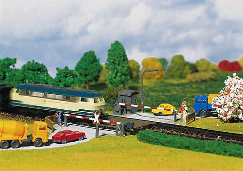 Faller Level Crossing with Gatekeepers Hut Kit II FA222173