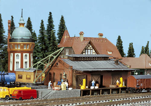 Faller Freight Depot with Crane Kit II FA222180