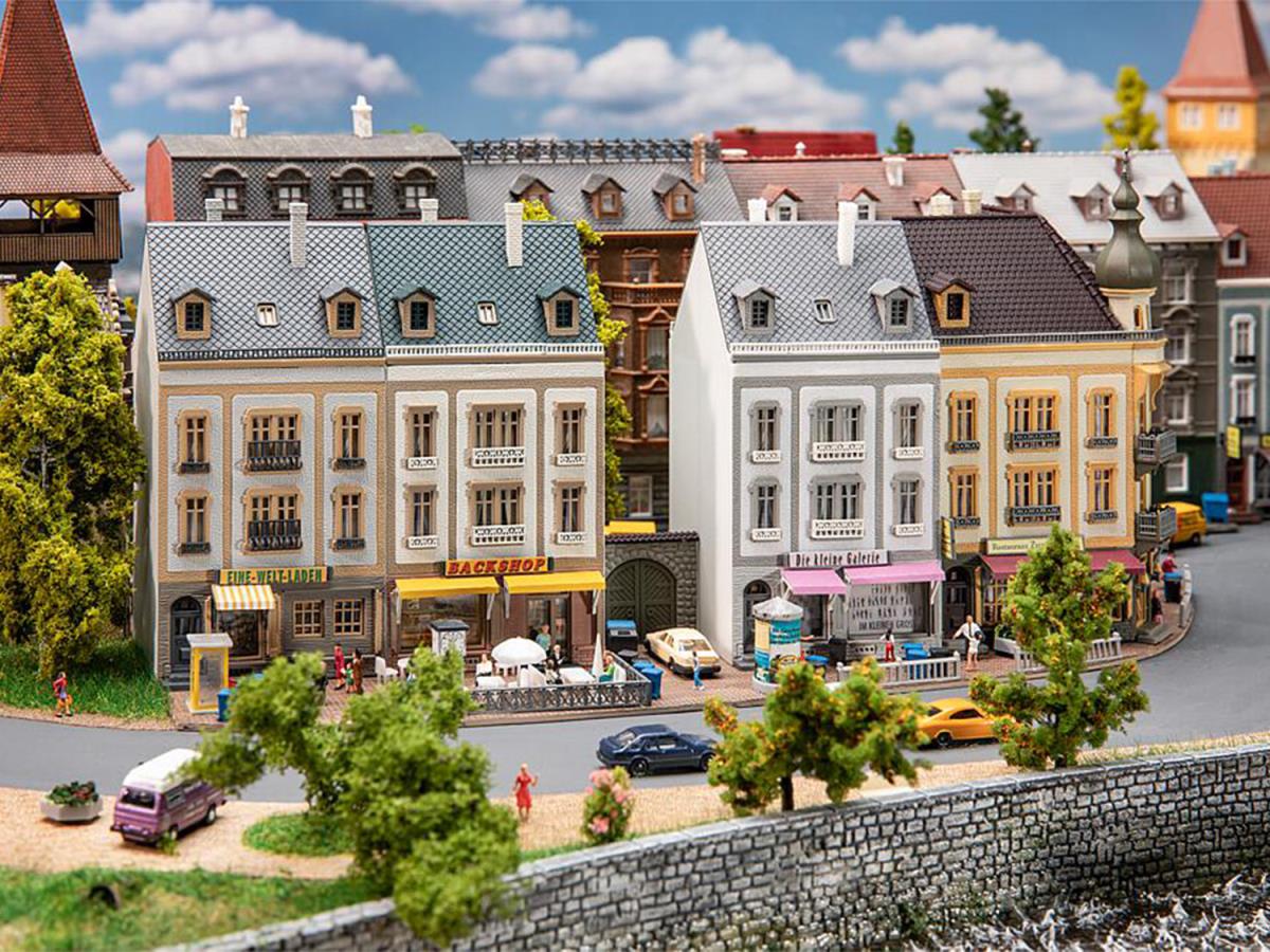 Faller Schubertstrasse Townhouses Model of the Month Kit III FA231723