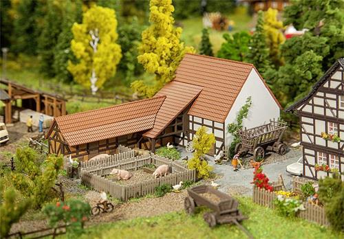 Faller Agricultural Building with Accessories Kit I FA232371