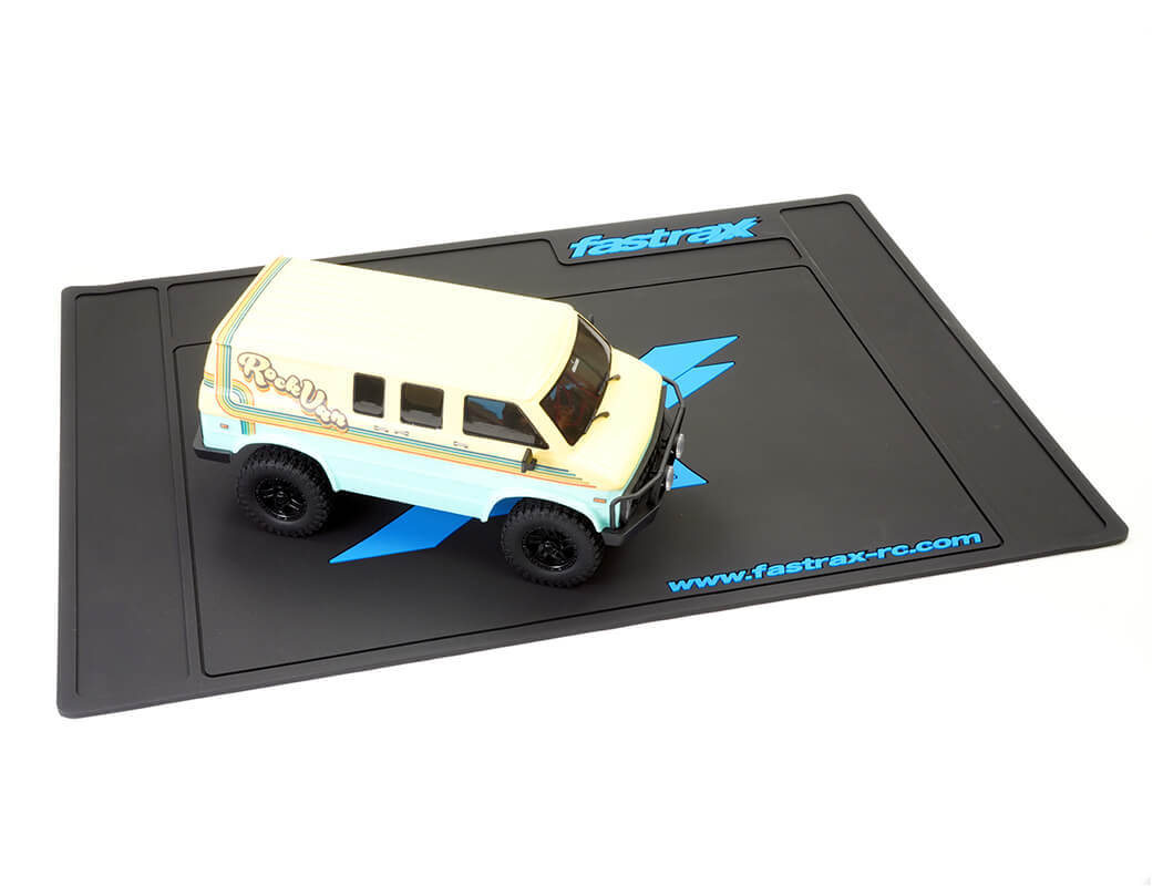 Fastrax Medium Rubber Pit Mat - Black 62Cm X 42Cm FAST413M-BK