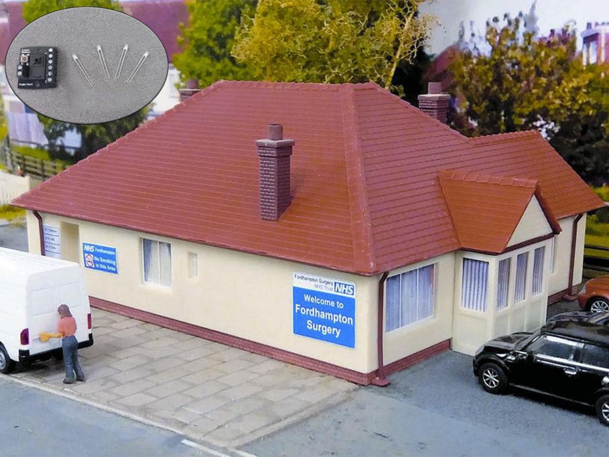 Fordhampton Doctor's Surgery Kit with LED Lighting
