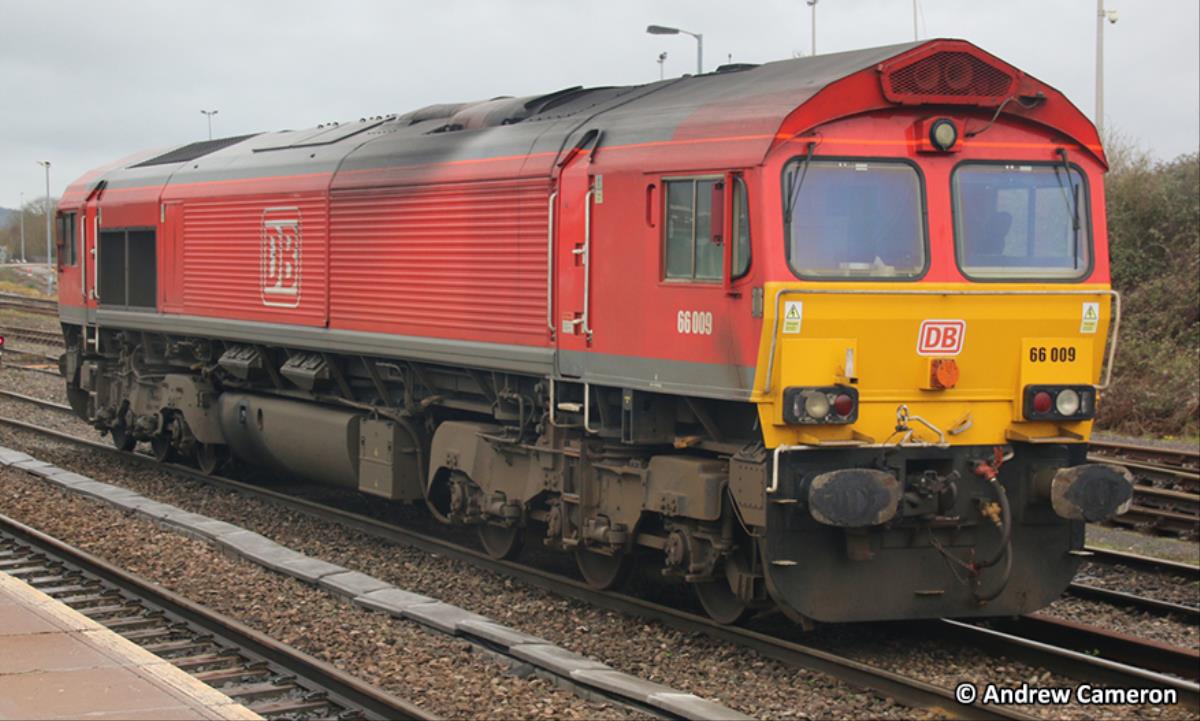GM Collection Class 66 009 DB Cargo Red GM7210401