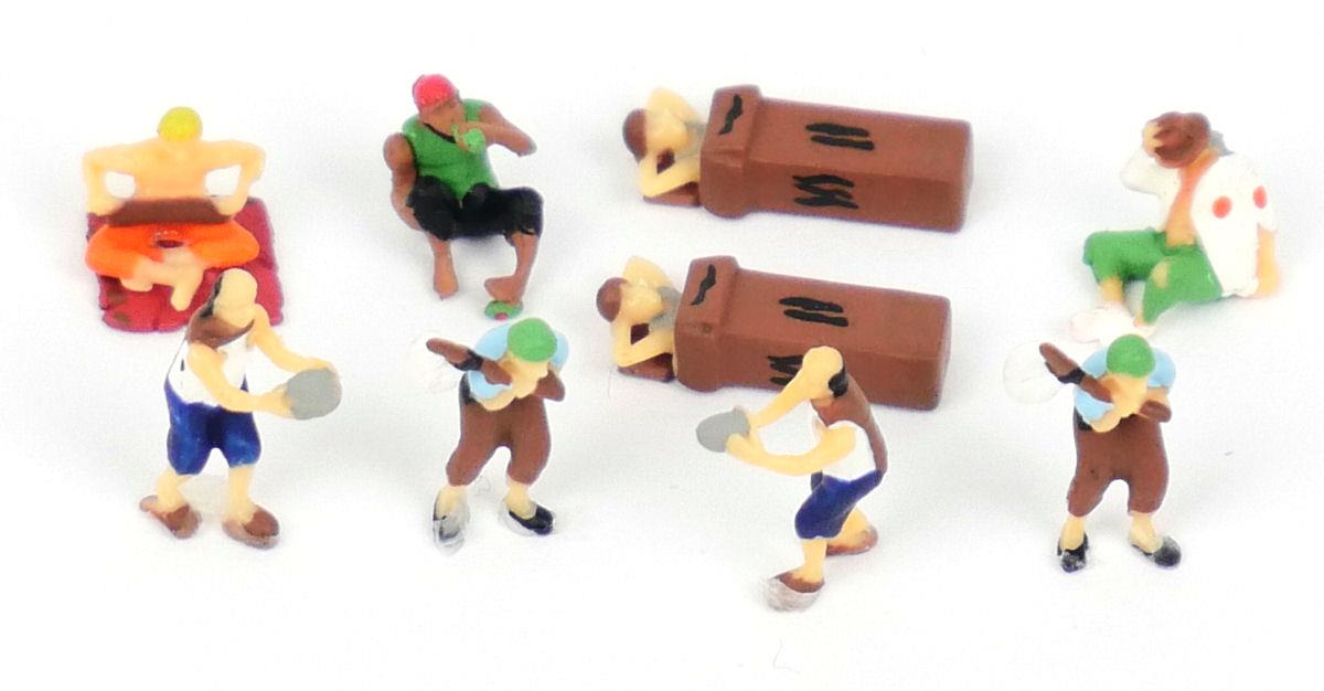 Kestrel Designs Homeless People (9) Figure Set GMKD71