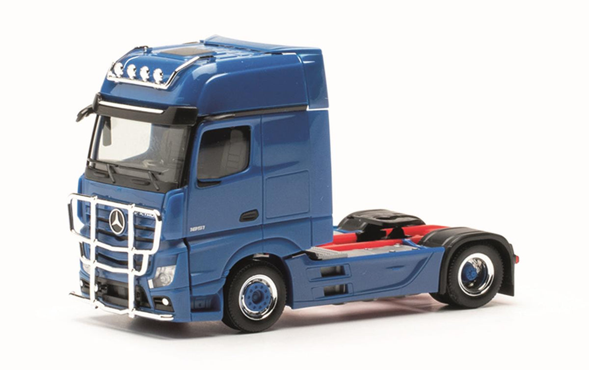 Herpa MB Actros Gigaspace 2 Axle Tractor Unit Gention Blue HA311533-005