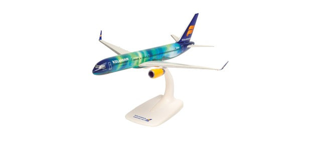 Herpa Wings Snapfit Boeing 757-200 Icelandair Hekla Aurora (1:200) HA610735-001