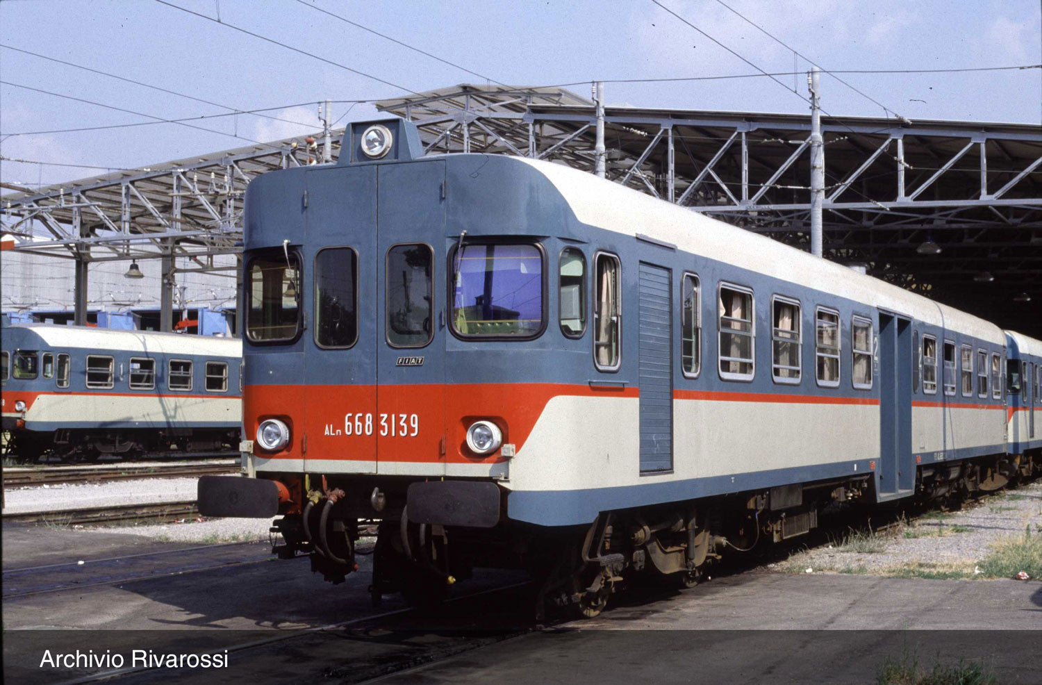 Arnold FS Aln668 3100 Series 2 Car DMU V (DCC-Sound) HIN2552S