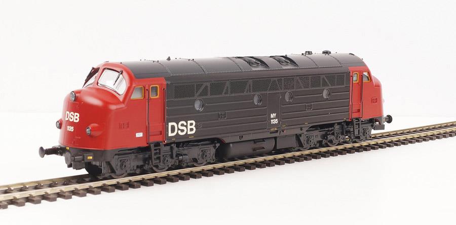 Heljan (Europe) DSB Nohab MY 1135 Diesel Locomotive Black/Red IV (DCC-Sound) HN10044523