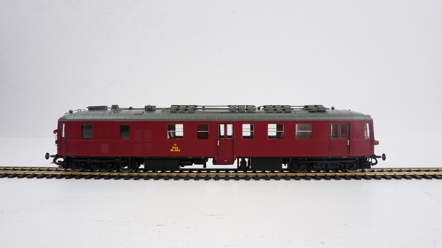 Heljan (Europe) DSB MO 1954 Riveted Diesel Railcar III (~AC-Sound) HN10045562