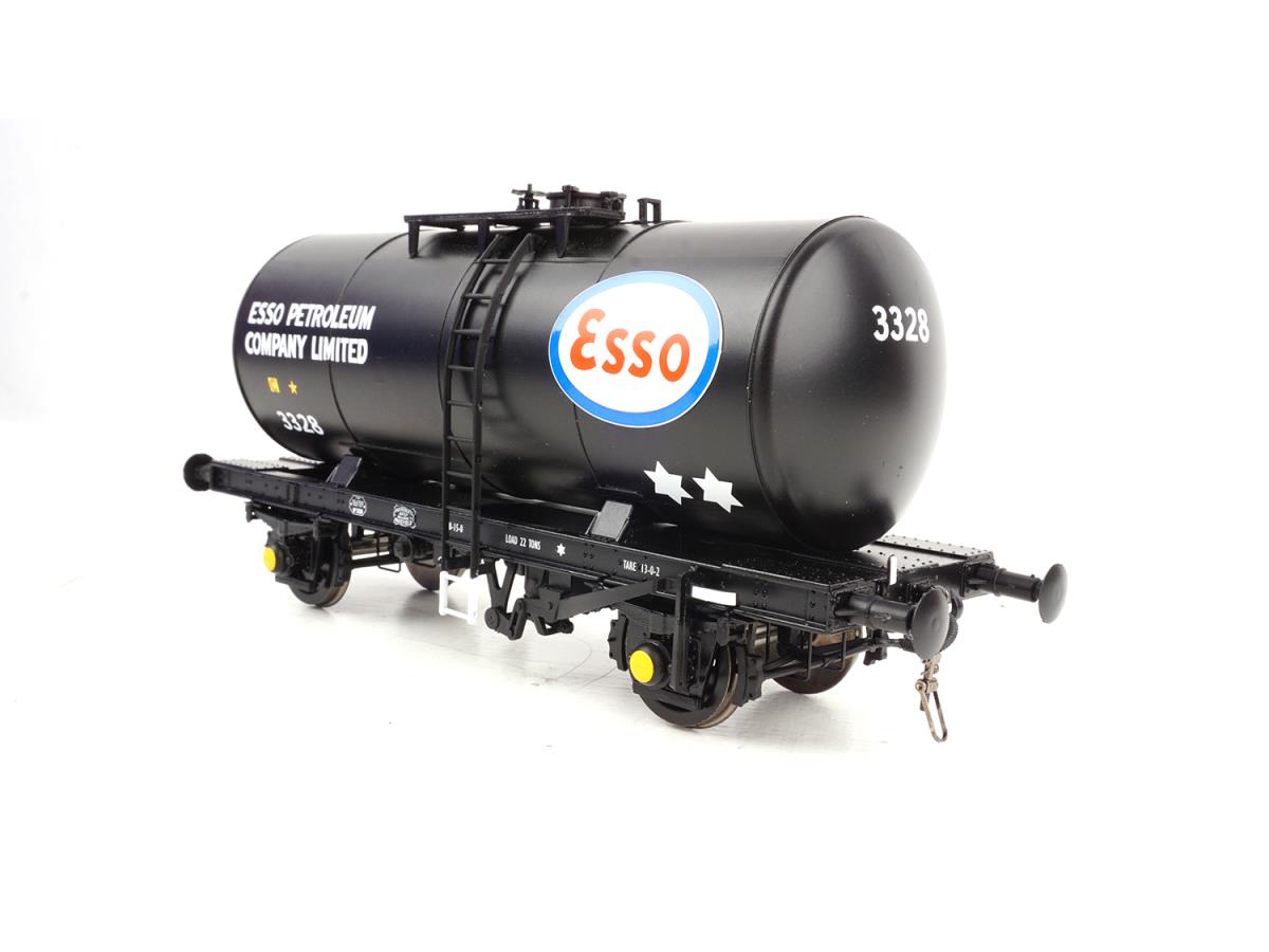 Heljan 35t B Tank Wagon Esso Black Early HN1011