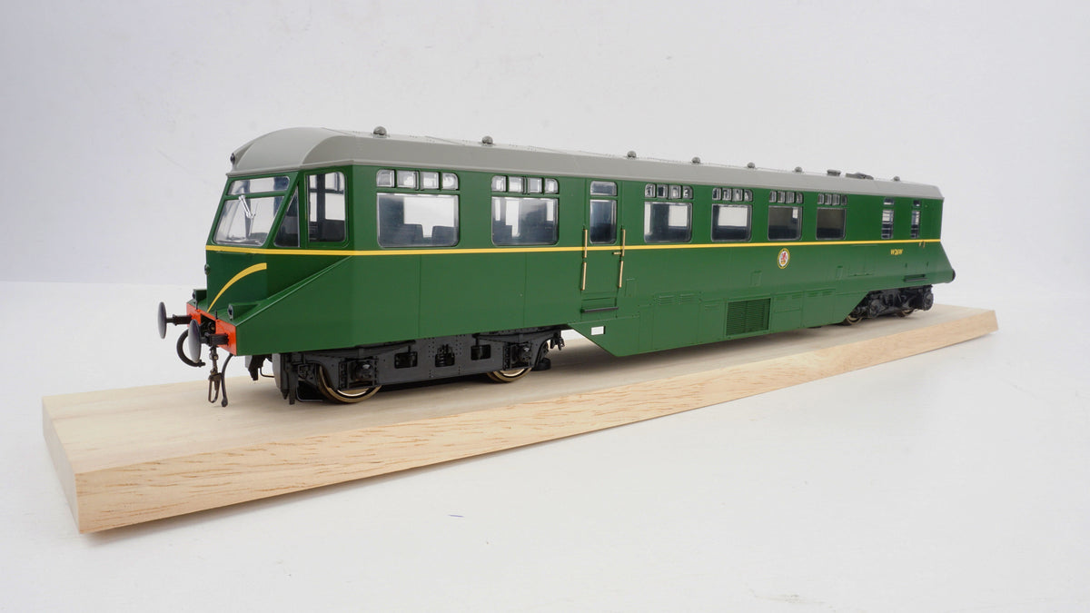 Heljan AEC Railcar BR Green w/Speed Whiskers (Grey Roof) HN1905