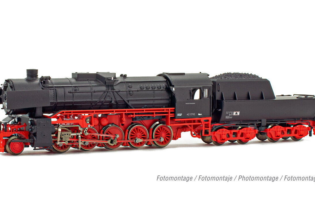 DR heavy steam locomotive BR 42 with 3 front lights period III