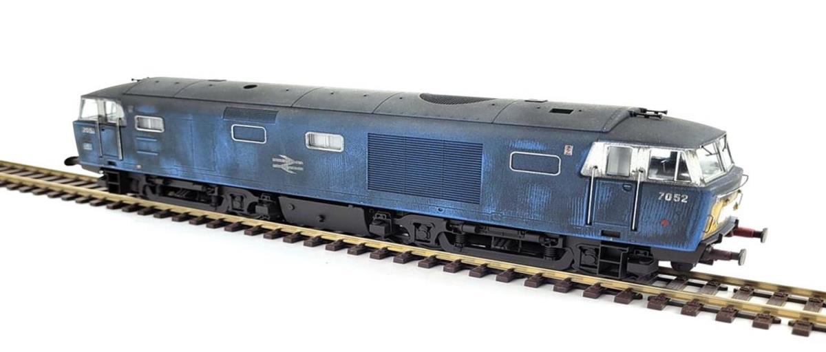 Heljan Class 35 7052 BR Blue Small Yellow Panels Faded/Weathered HN3534