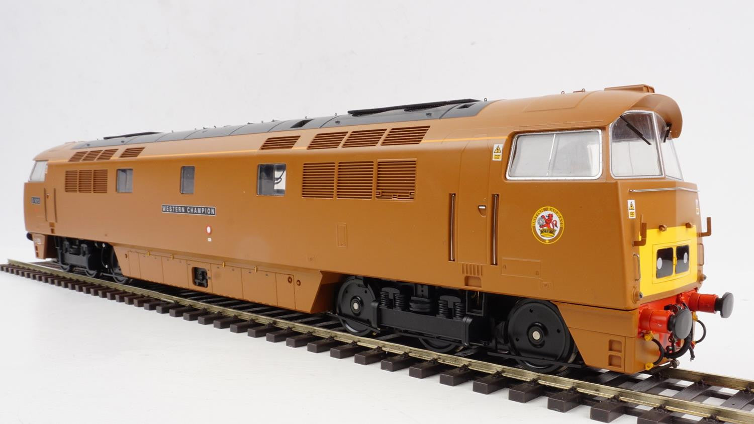 Heljan Class 52 D1015 'Western Champion' BR Golden Ochre SYP HN5295