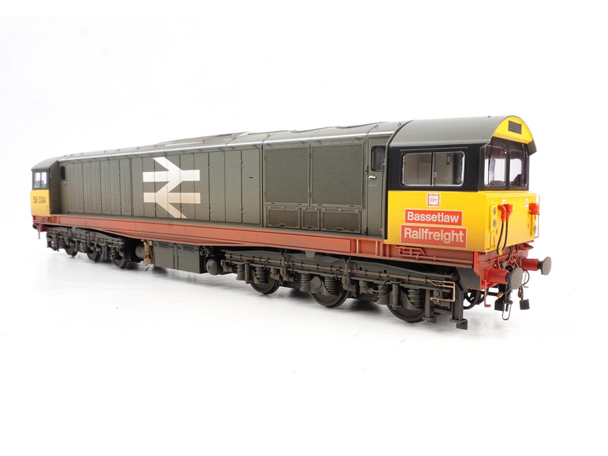 Heljan Class 58 034 &#39;Bassetlaw&#39; Railfreight Red Stripe Weathered HN5855