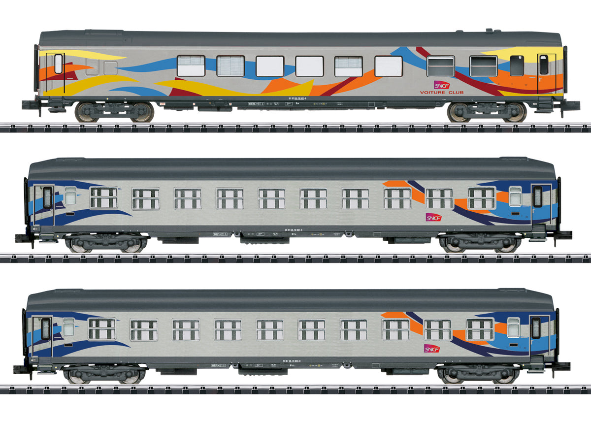 Minitrix SNCF Crosiere Express Coach Set (3) V M18210