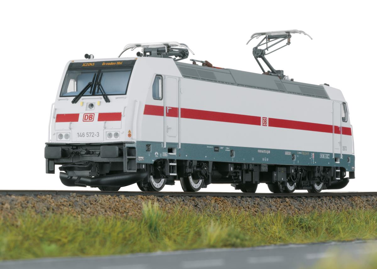 Trix DBAG BR146 572-3 IC Electric Locomotive VI (DCC-Sound) M25449