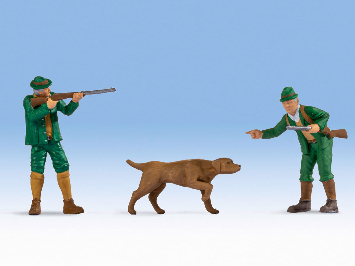 Noch Hunters (2) & Dog Figure Set N17842