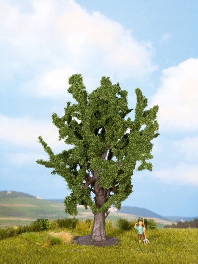 Noch Oak Classic Tree 15cm N25860