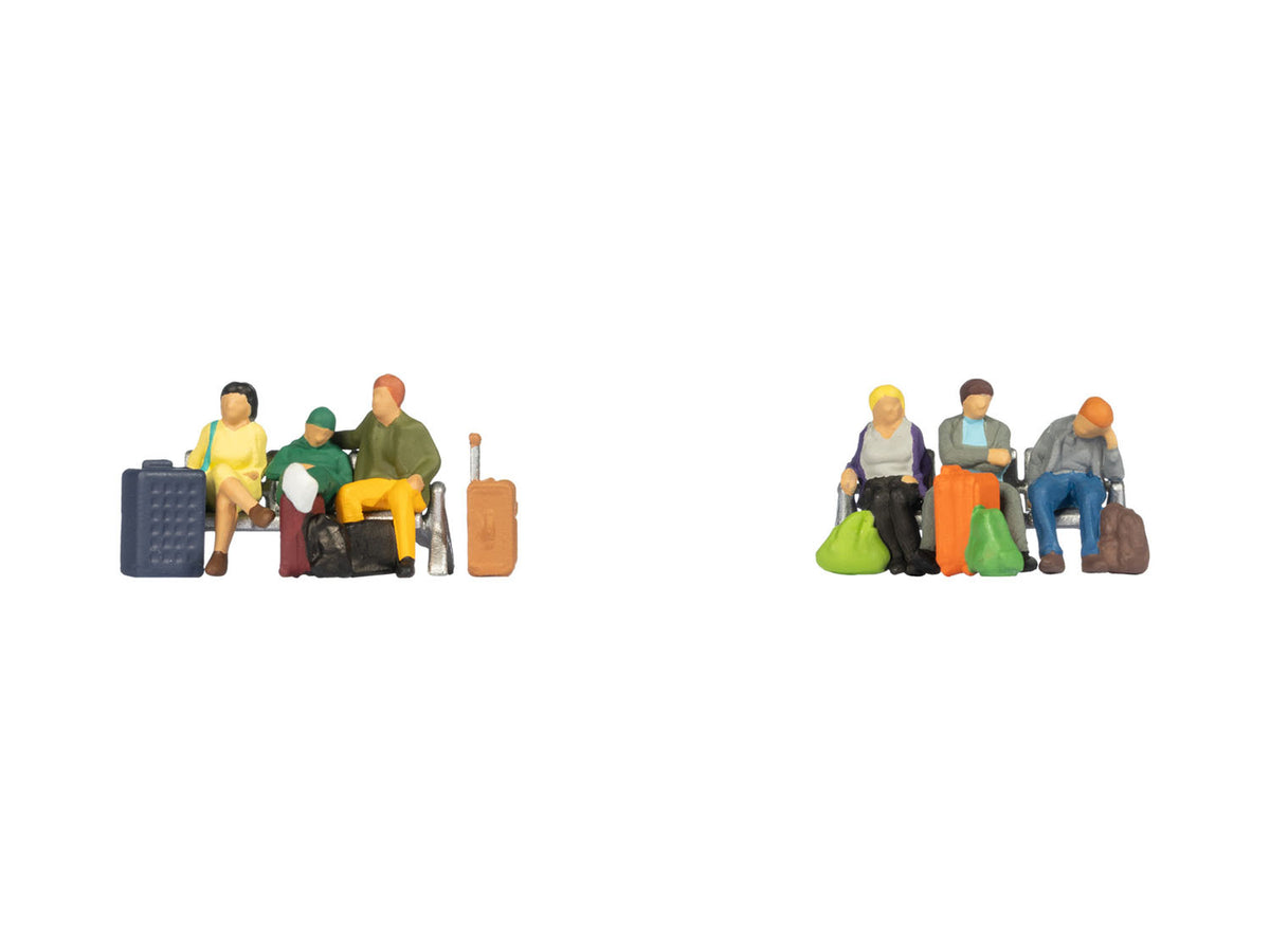 Seated Travellers (6) w/Baggage Figure Set