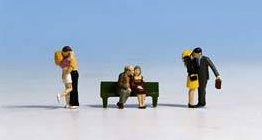 Noch Courting Couples (3x2) with Bench Figure Set N36510