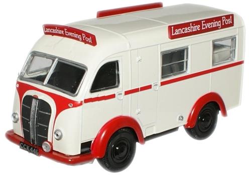 Oxford Diecast Austin K8 Threeway Van Lancashire Evening Post OD76AK001