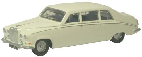 Oxford Diecast Daimler DS420 Limousine Old English White OD76DS001