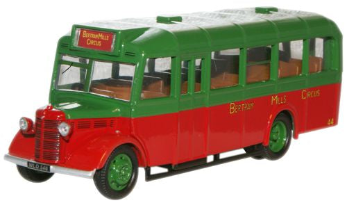 Oxford Diecast Bedford OWB Bertram Mills OD76OWB007