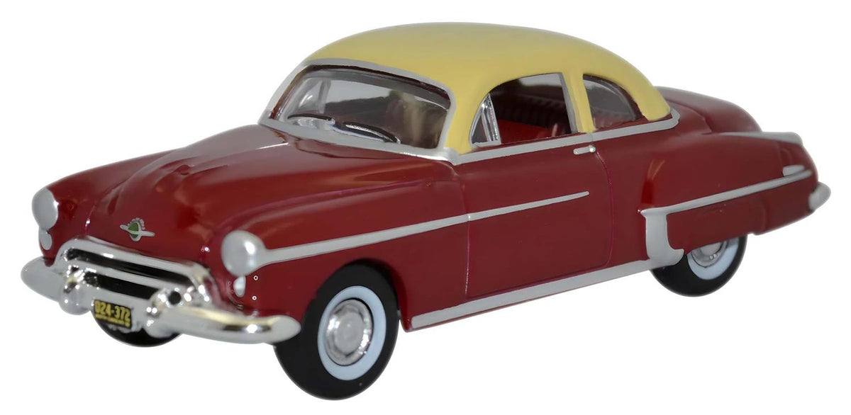 Oxford Diecast 1950 Oldsmobile Rocket 88 Coupe Chariot Red/Canto Cream OD87OR50001