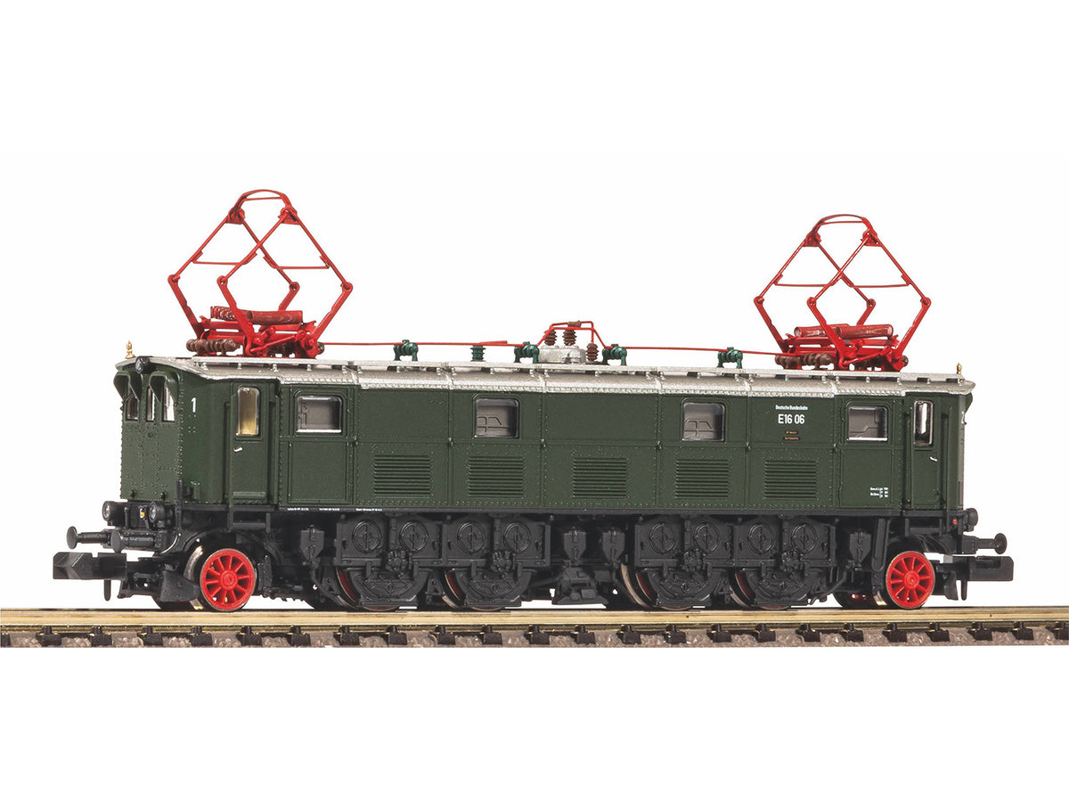 Piko DB E16 Electric Locomotive III PK40355