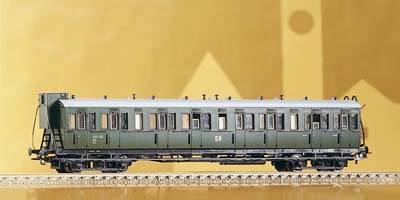 Piko Classic DR B4p 2nd Class Compartment Coach III PK53212