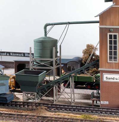 Piko Sand Works Silo and Transport Kit PK61125
