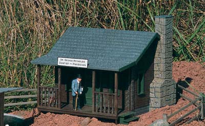 Piko Dr Reynolds Country Home Kit PK62104