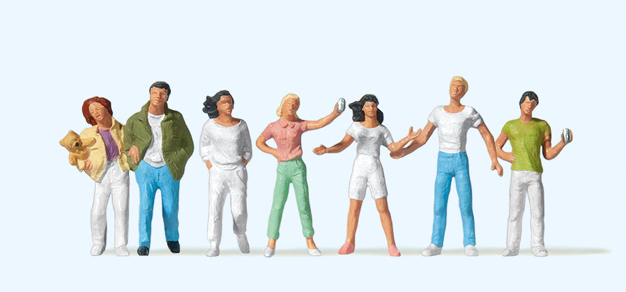 Preiser Teenagers (7) Exclusive Figure Set PR10291