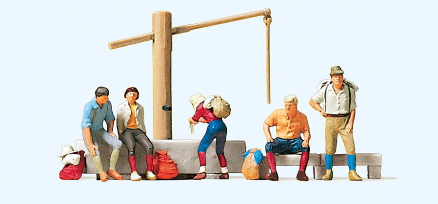Preiser Relaxing at the Village Fountain (5) Exclusive Figure Set PR10441