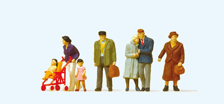 Preiser Passers By (7) Exclusive Figure Set PR10564