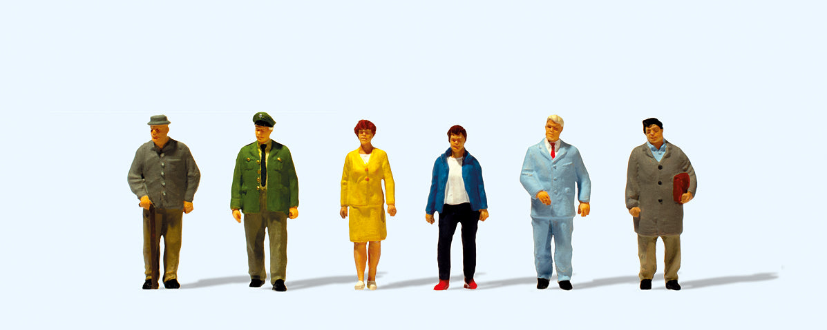 Preiser Passers By (5) & Police Officer Exclusive Figure Set PR10768