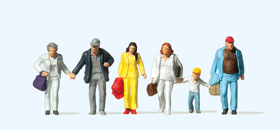 Preiser Walking Passers By (6) Standard Figure Set PR14042